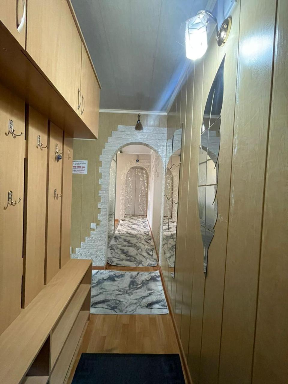 3-Х Комнатная Квартира В 5 Микр 104 Серии 4/4 Bishkek Exterior foto